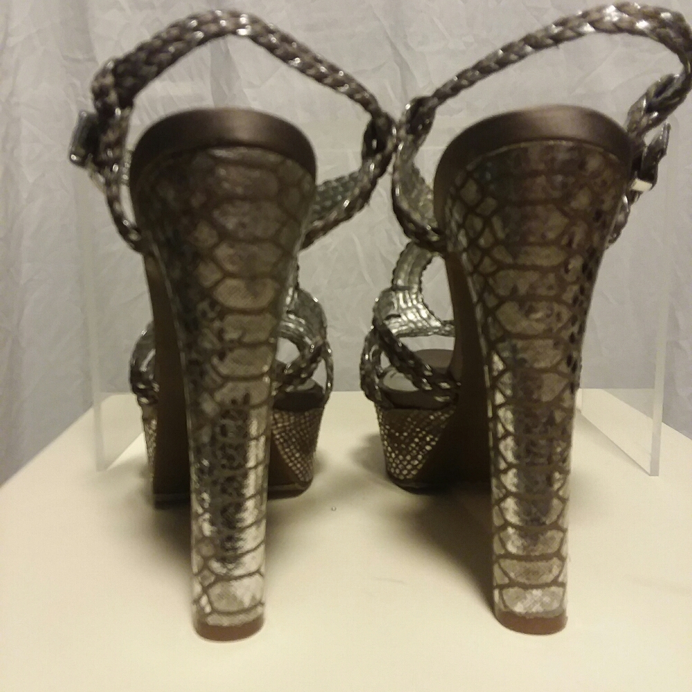 Lavender /gray silver platform heels - Picture 4 of 11